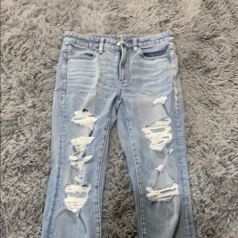 American eagle ripped skinny jeans!